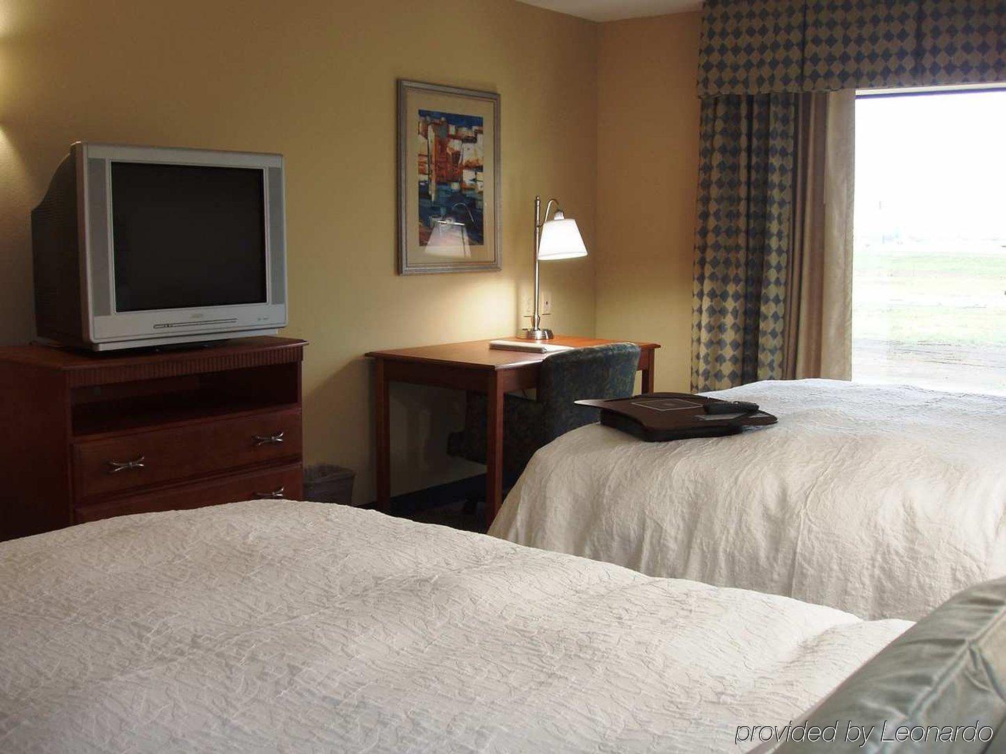 Holiday Inn Express Hillsboro I-35, An Ihg Hotel Room photo